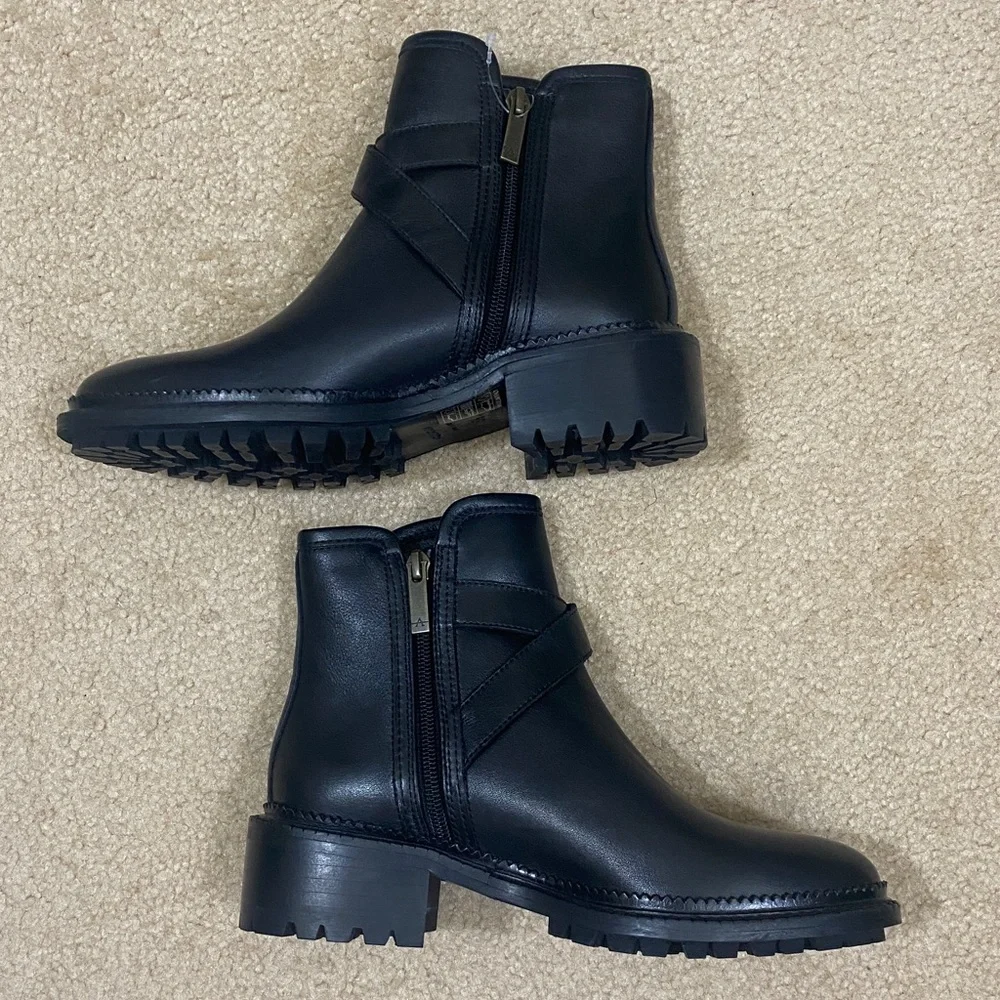 NWOB AQUATALIA Oreena Leather Buckle Moto Boots Women’s Size 5.5